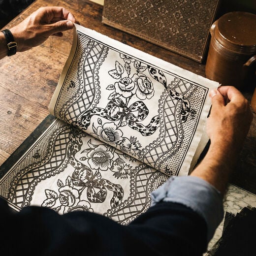 Ruban Bouquet et Perles domino paper print